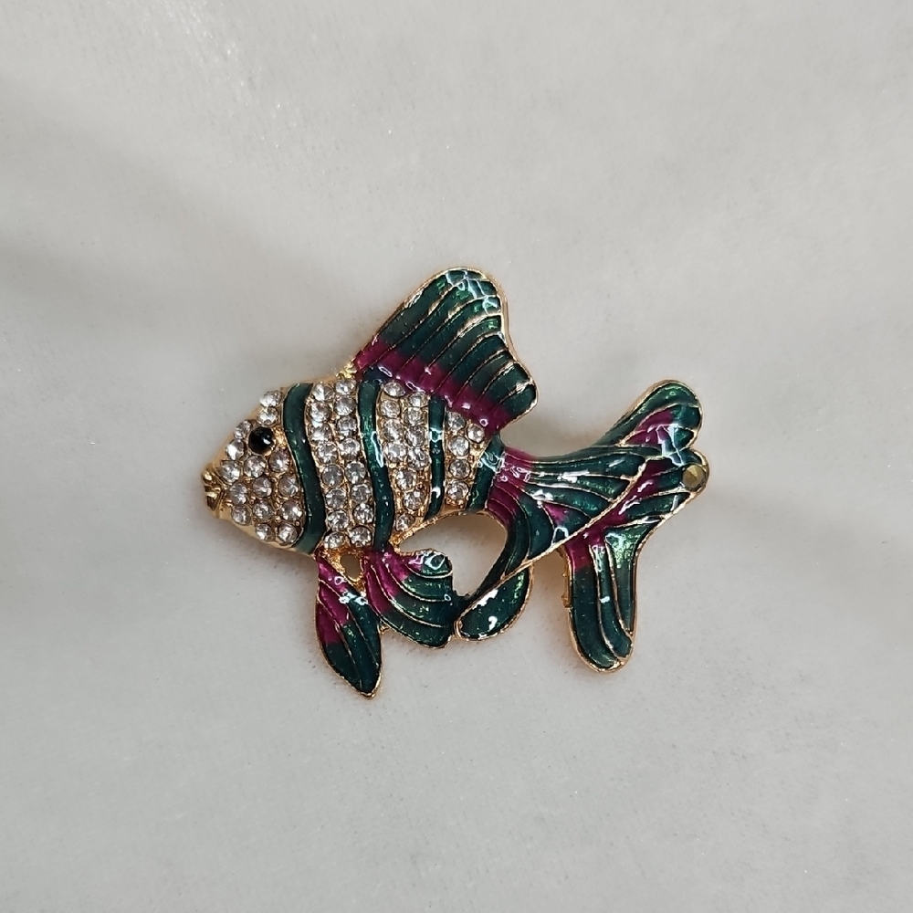 Green Purple Fish Gold Tone Brooch Retro Style Pin Rhinestone Sparkling Elegant